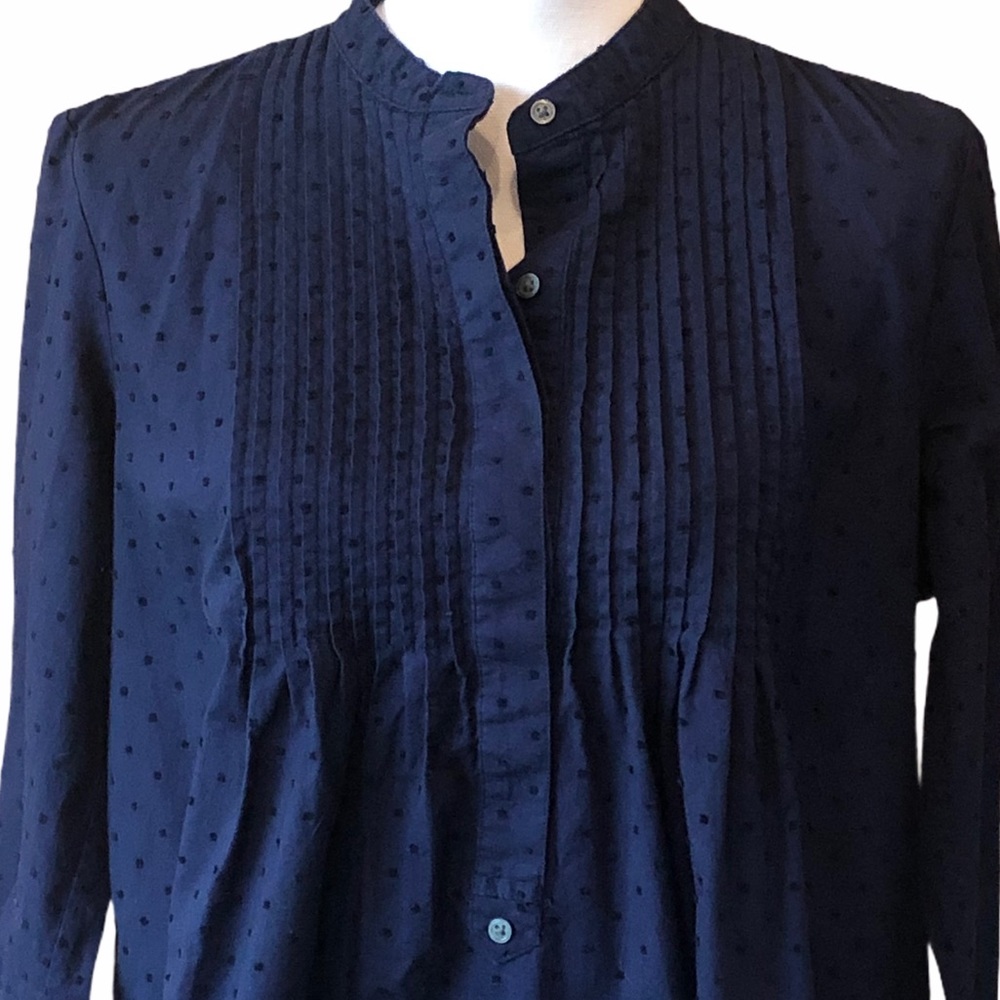 Gap - Swiss Dot blouse with pin tuck bodice Sz Med